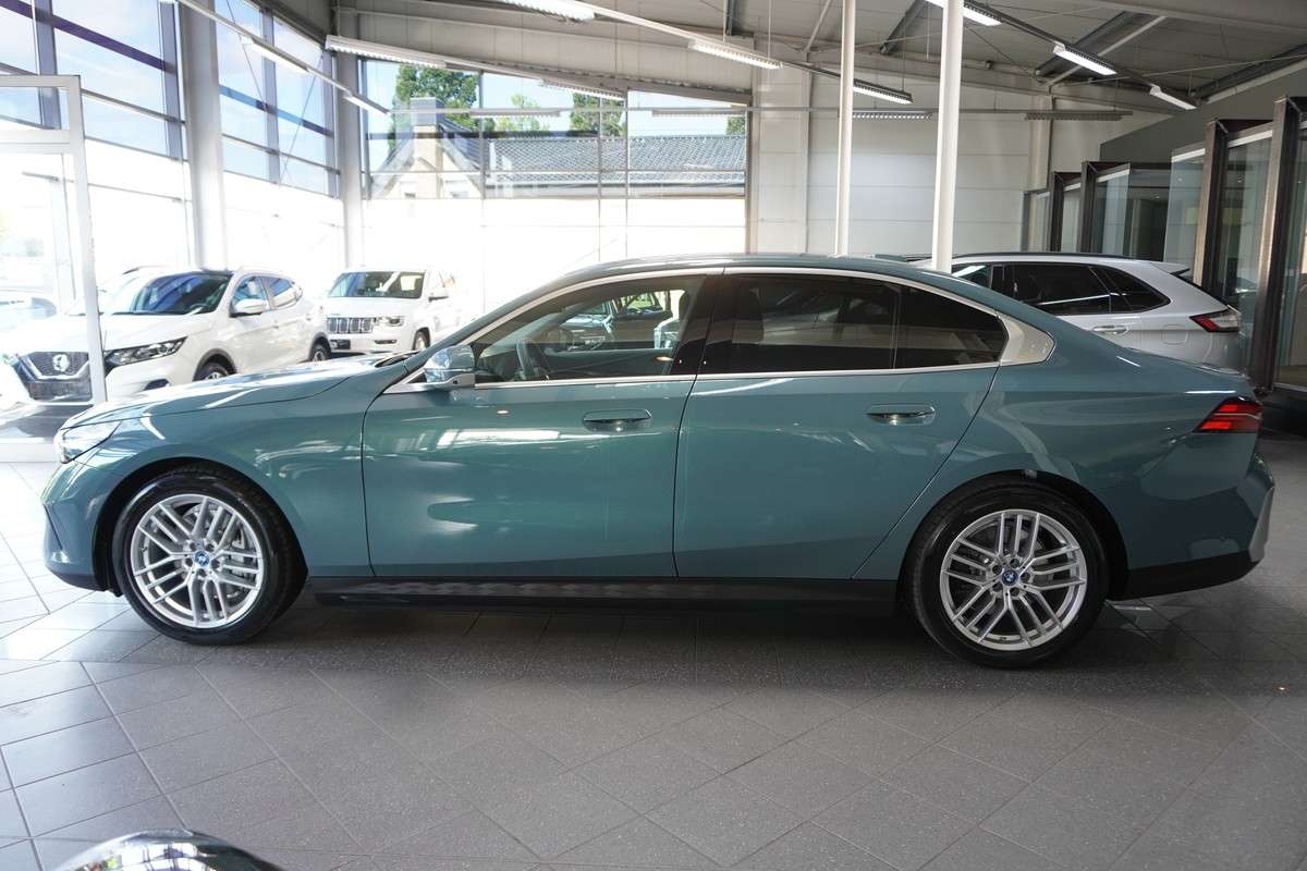 Fahrzeugbild eines BMW i5