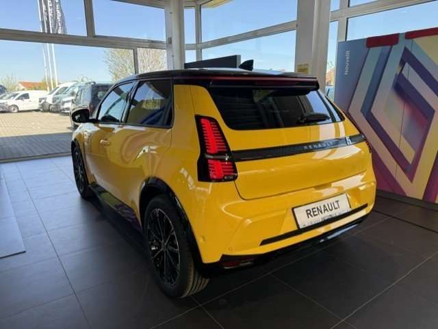 Fahrzeugbild eines Renault 5 E-TECH