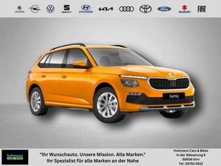 Schräge Frontansicht auf einen Skoda Kamiq , freigestellt