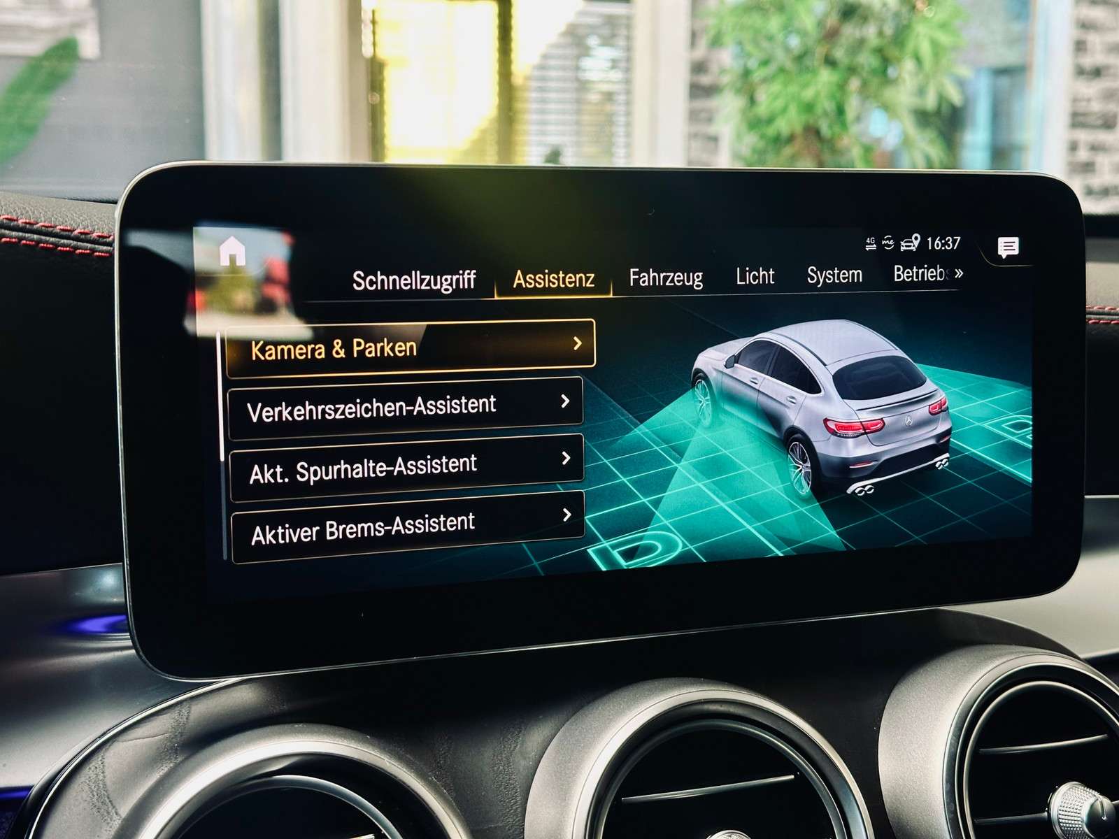 Fahrzeugbild eines Mercedes-Benz GLC