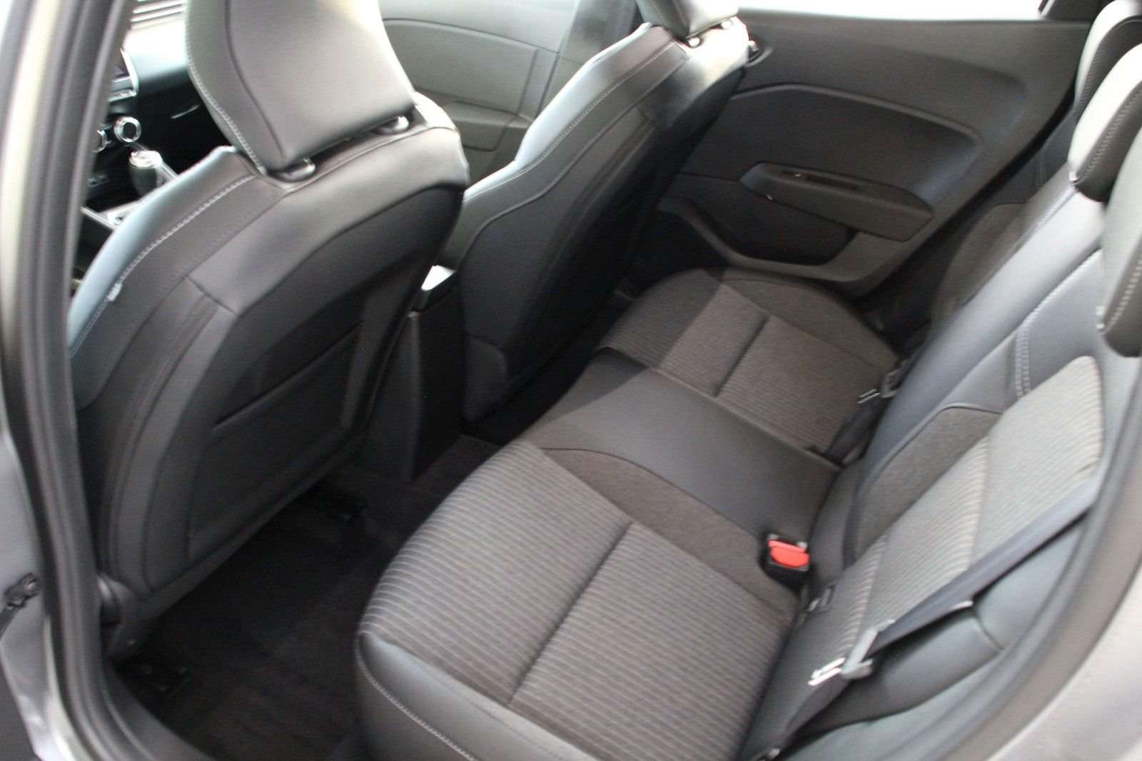 Fahrzeugbild eines Mitsubishi Colt