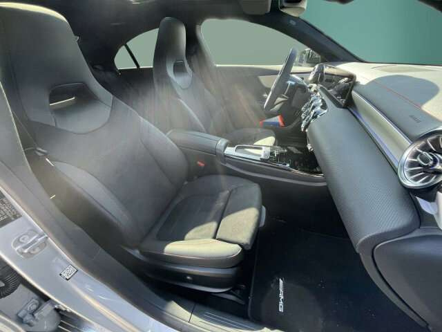 Fahrzeugbild eines Mercedes-Benz CLA