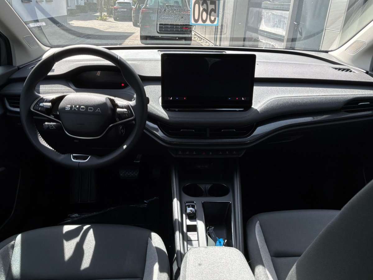 Fahrzeugbild eines Skoda ELROQ