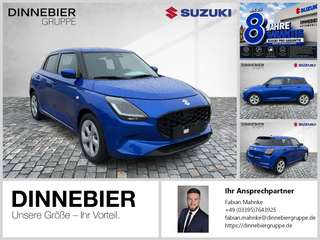 Schräge Frontansicht auf einen Suzuki Swift , freigestellt