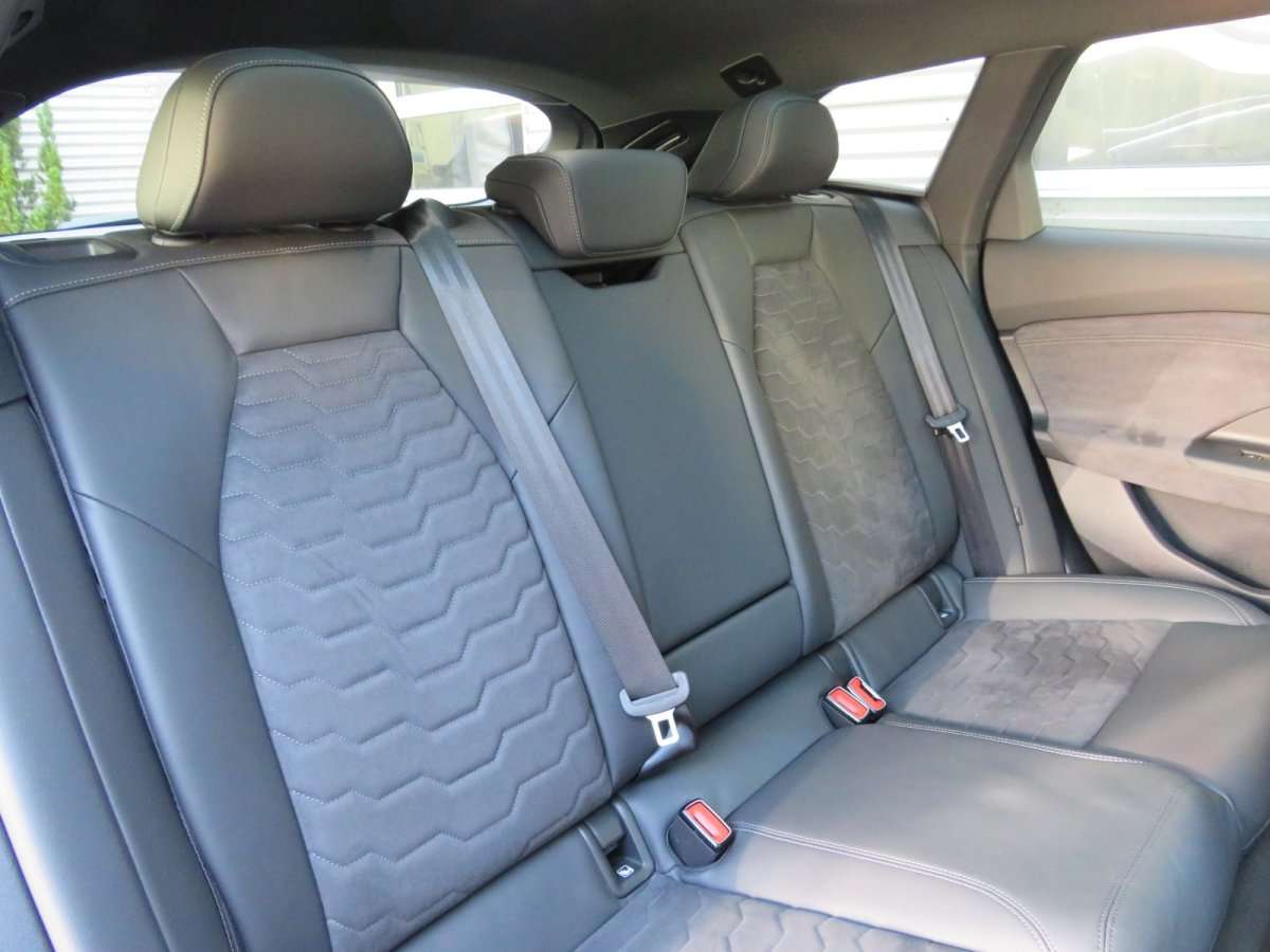 Fahrzeugbild eines Audi A6 e-tron