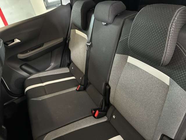 Fahrzeugbild eines Opel Frontera