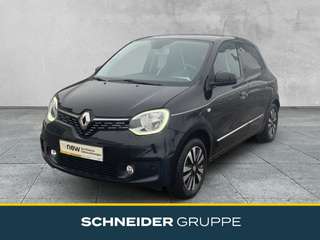 Schräge Frontansicht auf einen Renault Twingo , freigestellt