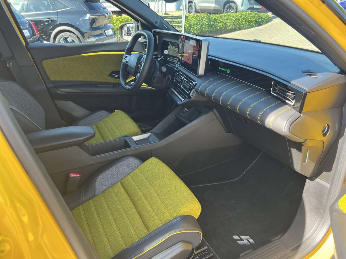 Fahrzeugbild eines Renault 5 E-TECH
