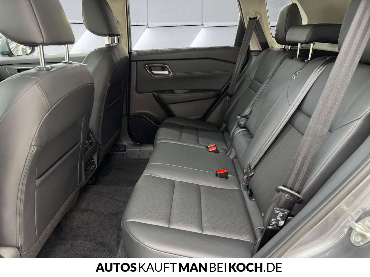 Fahrzeugbild eines Nissan X-TRAIL
