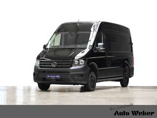 Schräge Frontansicht auf einen Volkswagen Crafter , freigestellt