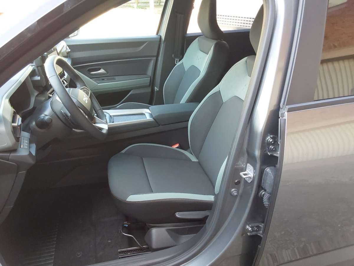 Fahrzeugbild eines Dacia Bigster