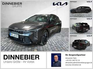 Schräge Frontansicht auf einen Kia K4 , freigestellt