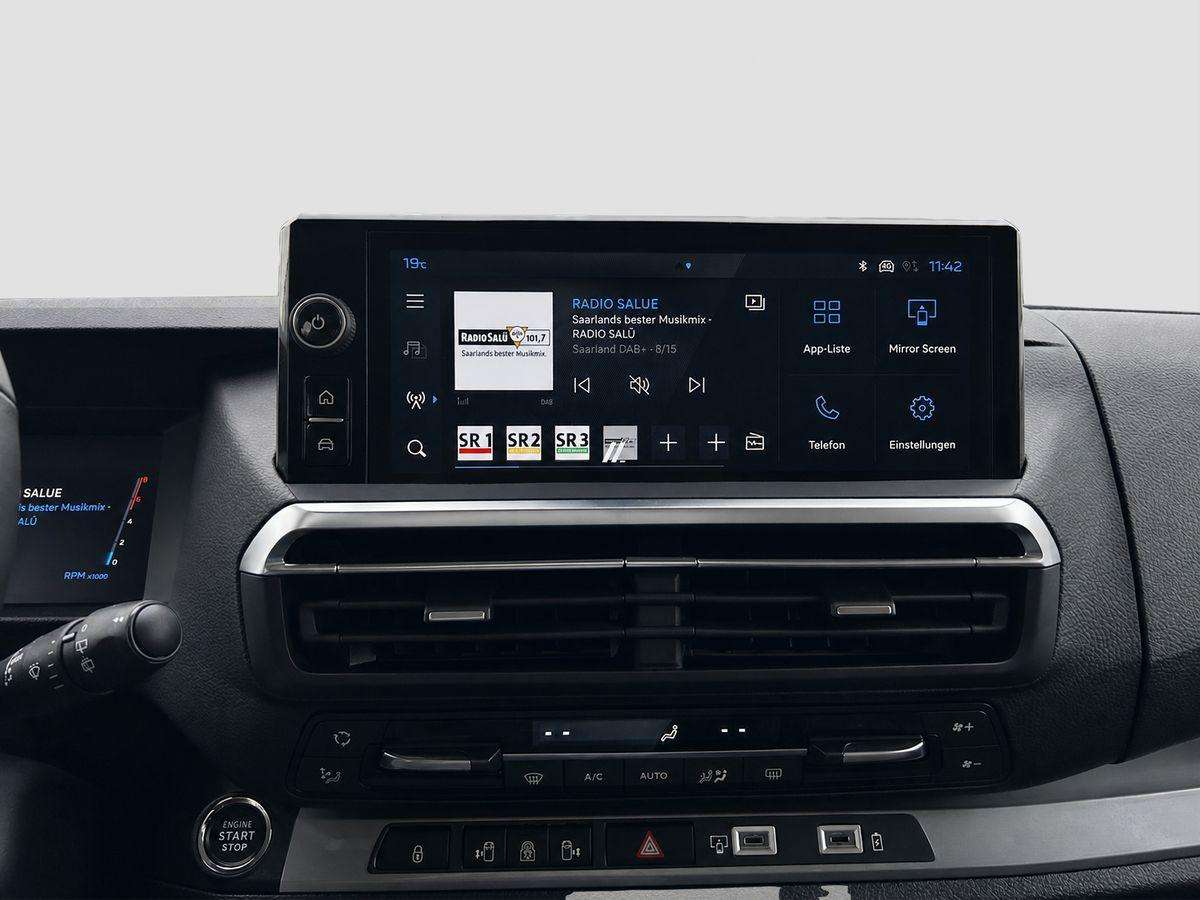 Fahrzeugbild eines Peugeot Traveller