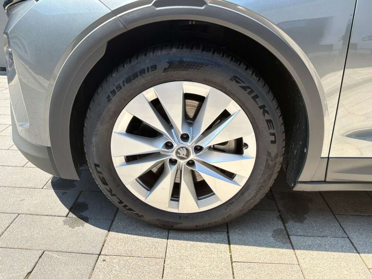 Fahrzeugbild eines Skoda ELROQ