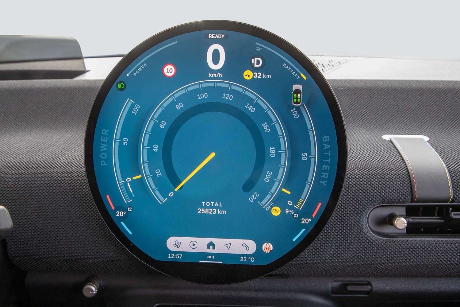 Fahrzeugbild eines MINI COOPER SE