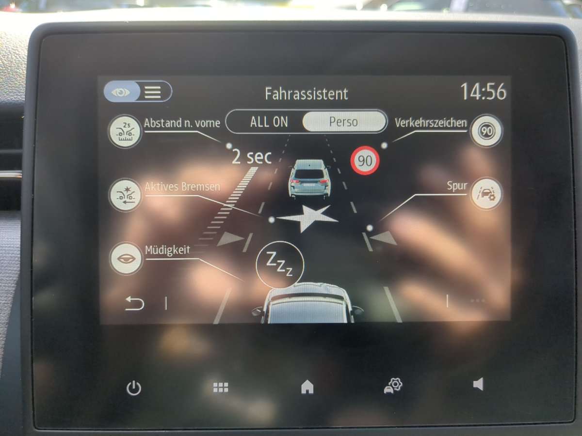 Fahrzeugbild eines Renault Clio