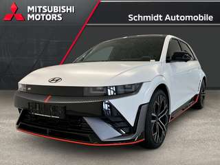 Schräge Frontansicht auf einen Hyundai IONIQ 5 , freigestellt