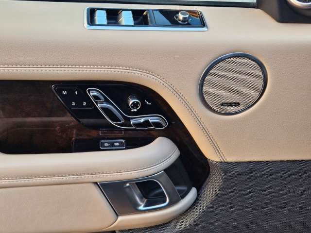 Fahrzeugbild eines Land Rover Range Rover