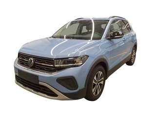 Schräge Frontansicht auf einen Volkswagen T-Cross , freigestellt
