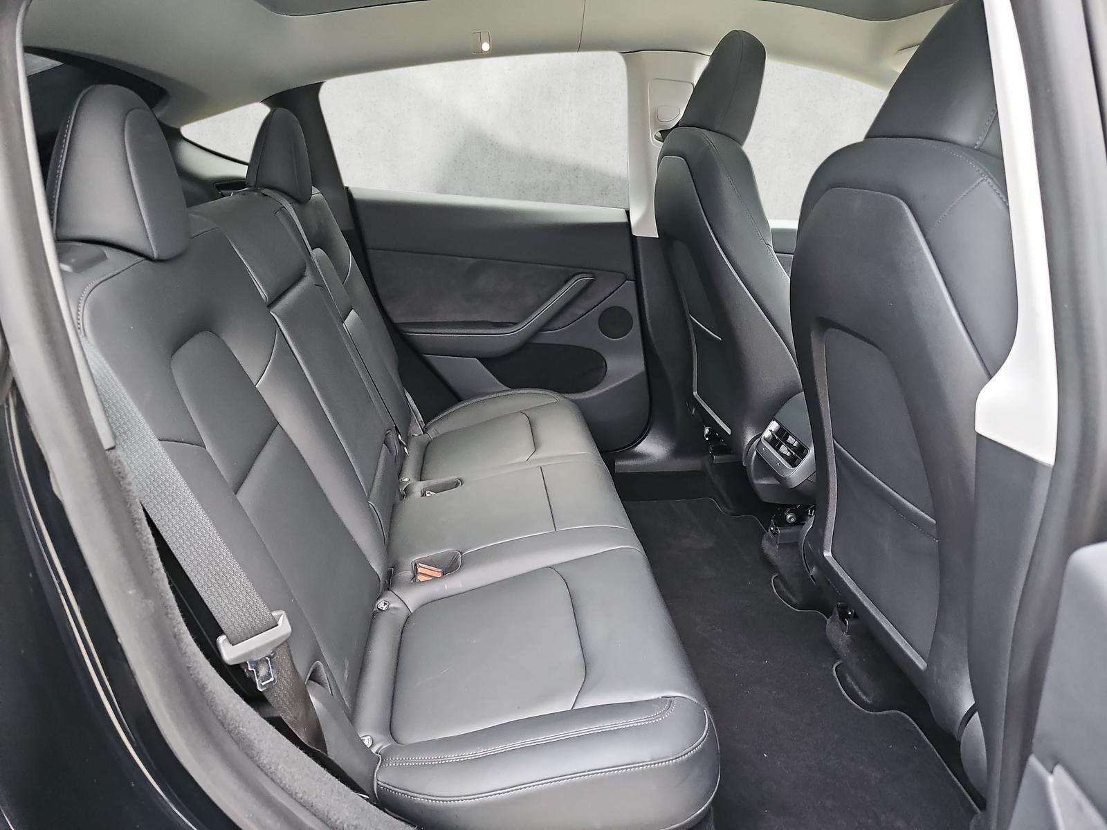 Fahrzeugbild eines TESLA Model Y