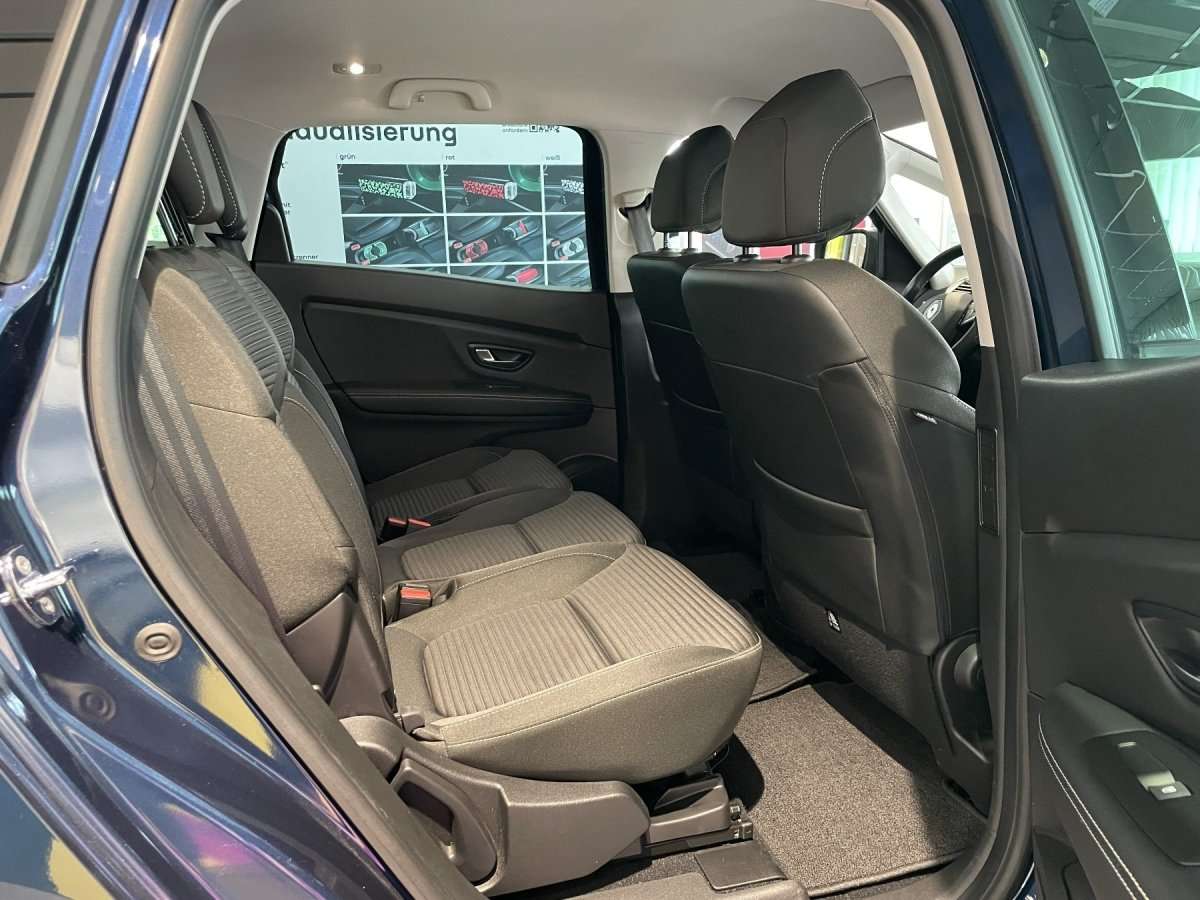 Fahrzeugbild eines Renault Grand Scénic