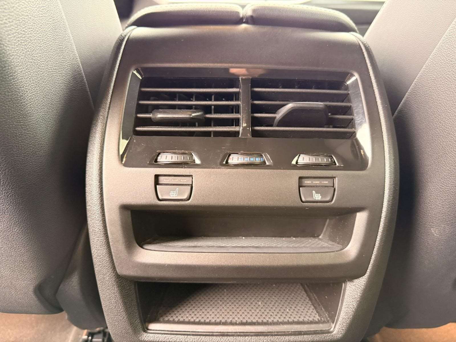 Fahrzeugbild eines BMW X6