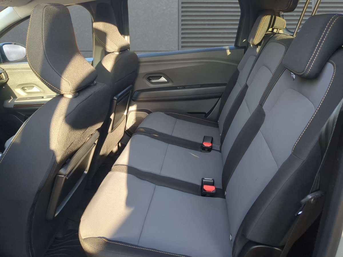 Fahrzeugbild eines Dacia Jogger