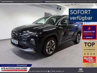 Schräge Frontansicht auf einen Hyundai Tucson , freigestellt