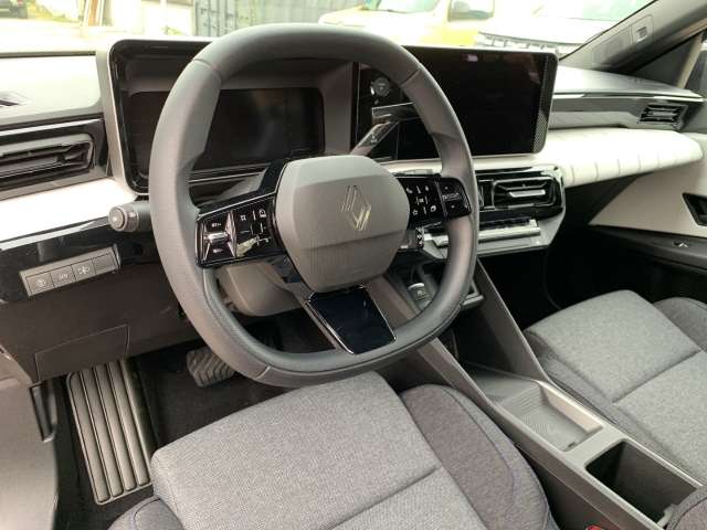 Fahrzeugbild eines Renault 4 E-TECH