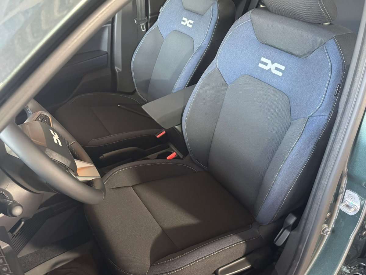 Fahrzeugbild eines Dacia Duster