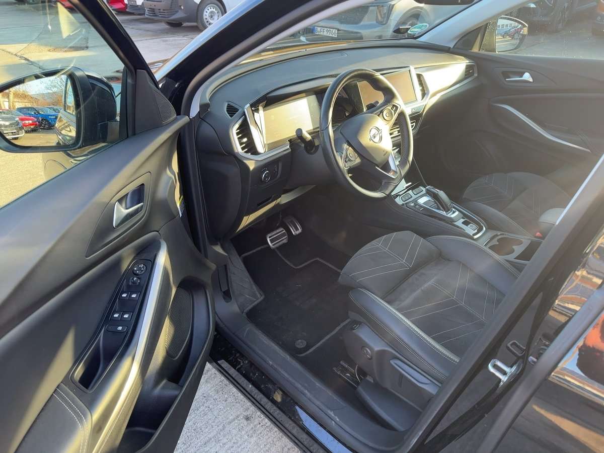 Fahrzeugbild eines Opel Grandland X