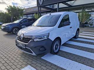 Schräge Frontansicht auf einen Renault Kangoo , freigestellt