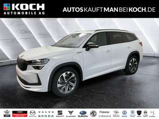 Schräge Frontansicht auf einen Skoda Kodiaq , freigestellt