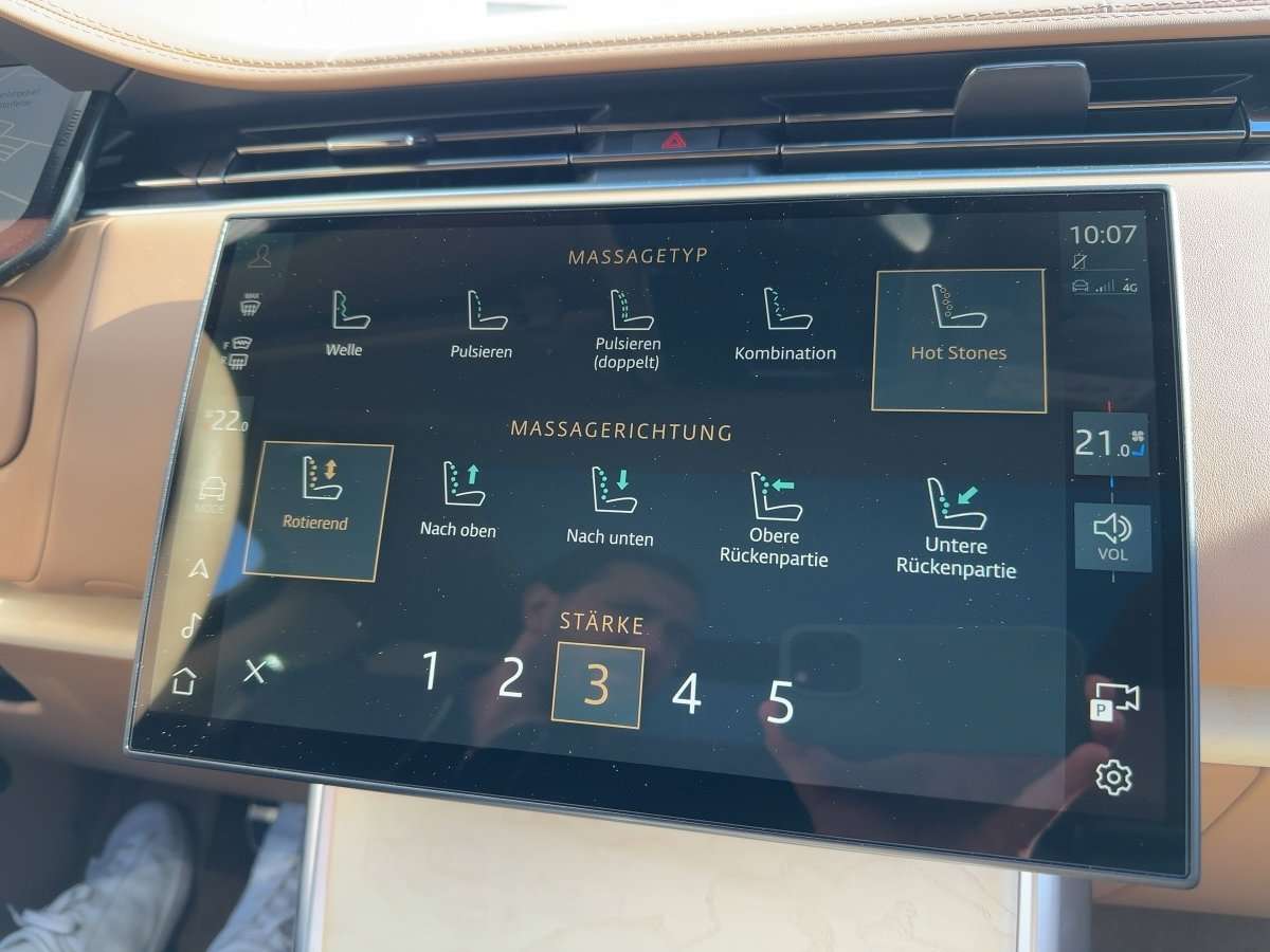 Fahrzeugbild eines Land Rover Range Rover