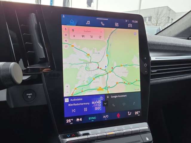 Fahrzeugbild eines Renault Scenic E-TECH