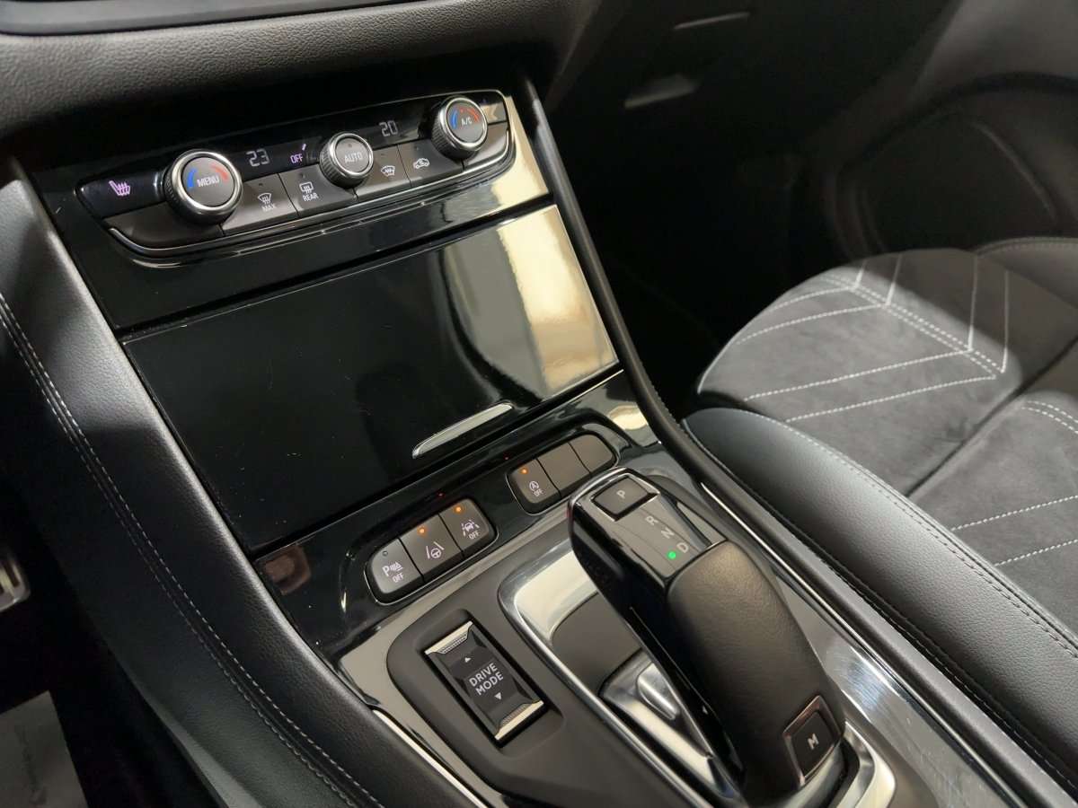 Fahrzeugbild eines Opel Grandland X