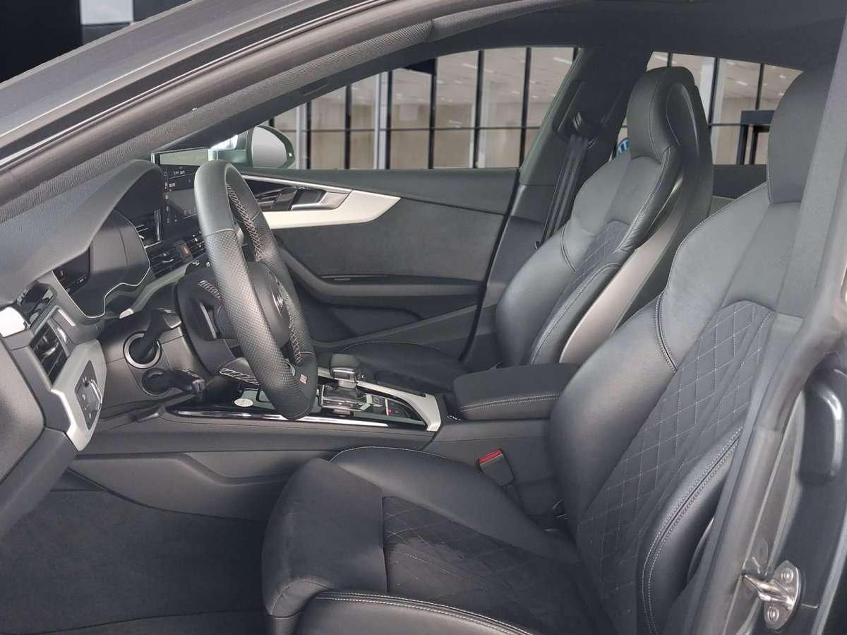 Fahrzeugbild eines Audi S5