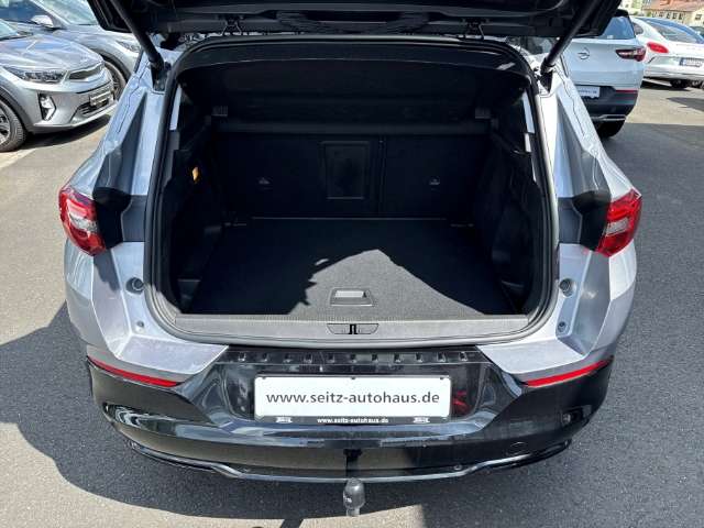 Fahrzeugbild eines Opel Grandland X