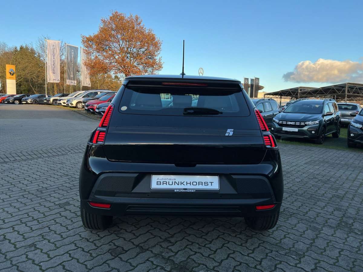 Fahrzeugbild eines Renault 5 E-TECH