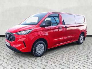 Schräge Frontansicht auf einen Ford Transit Custom , freigestellt