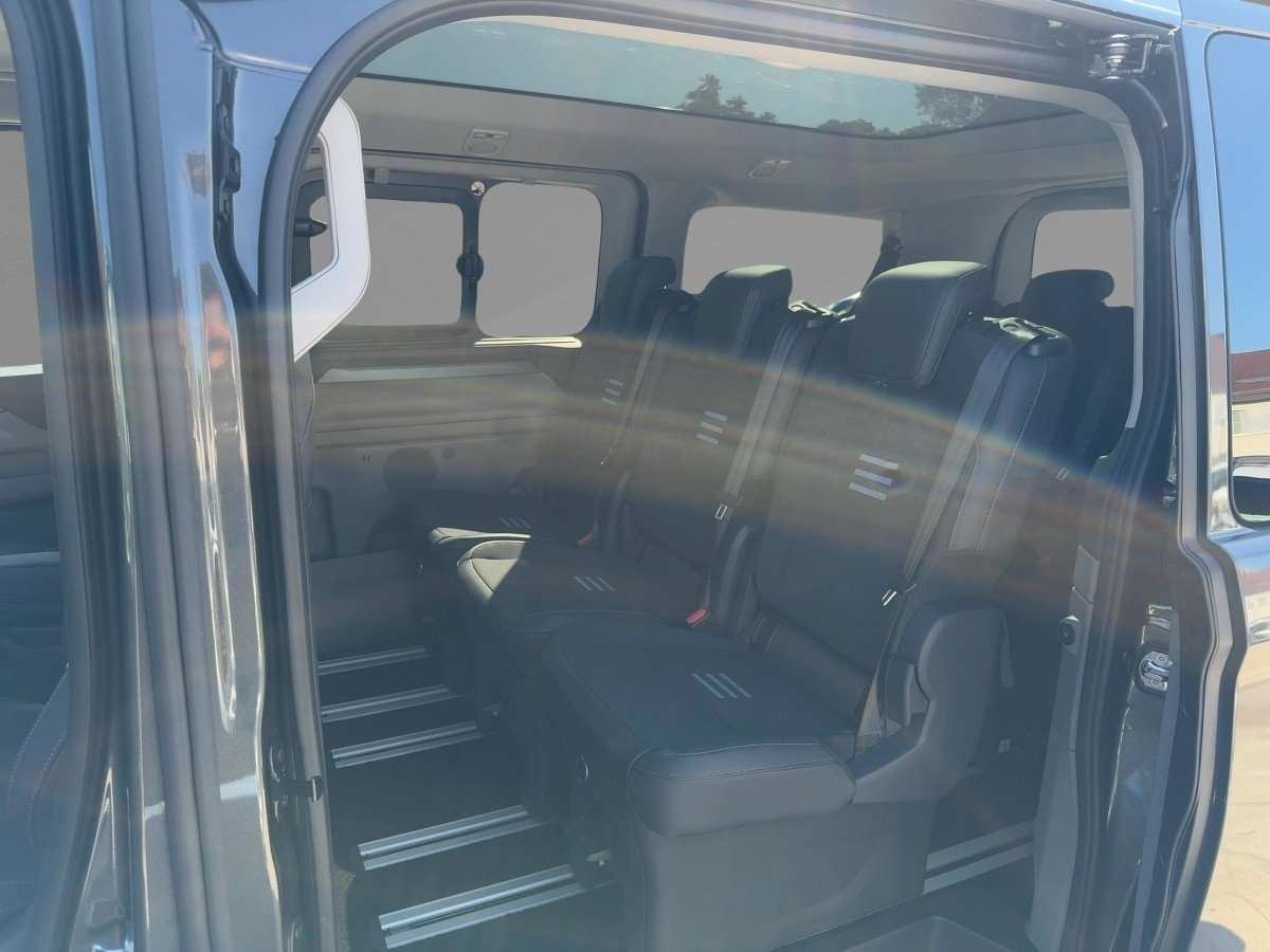 Fahrzeugbild eines Ford Tourneo Custom