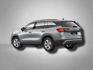 Schräge Frontansicht auf einen Skoda Kodiaq , freigestellt