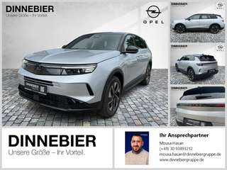Schräge Frontansicht auf einen Opel Grandland X , freigestellt