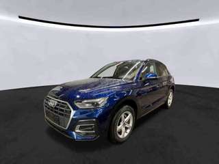 Schräge Frontansicht auf einen Audi Q5 , freigestellt
