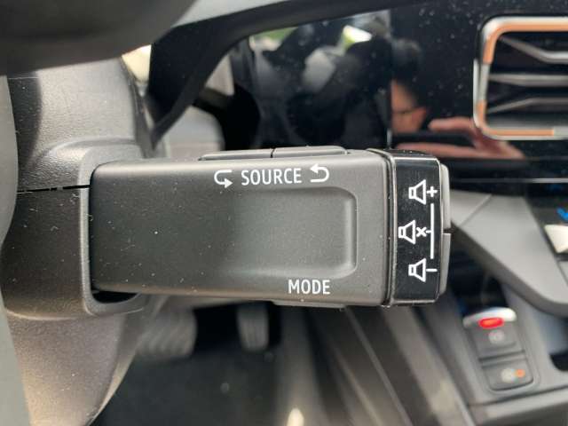 Fahrzeugbild eines Renault 4 E-TECH