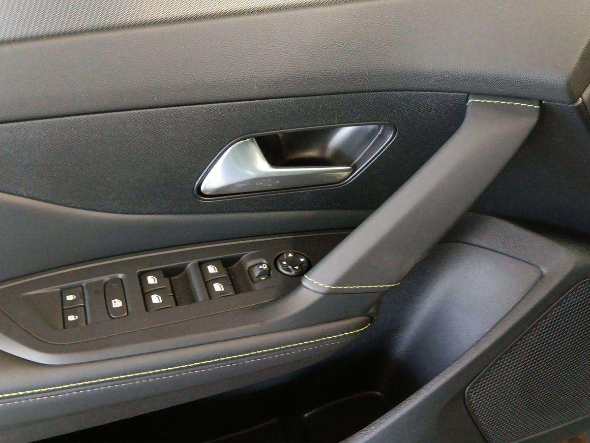 Fahrzeugbild eines Peugeot 408