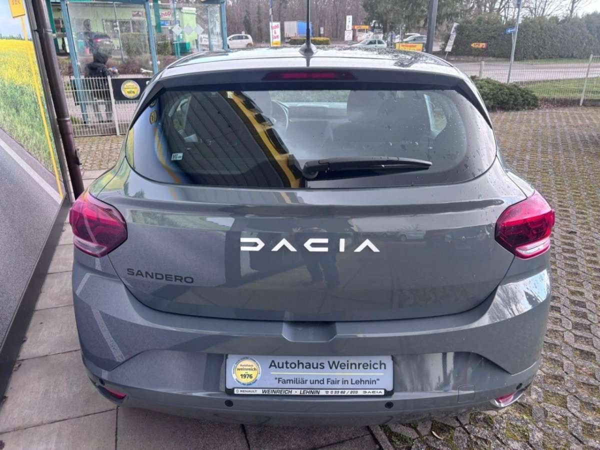 Fahrzeugbild eines Dacia Sandero