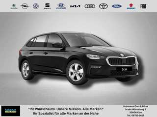 Schräge Frontansicht auf einen Skoda Scala , freigestellt