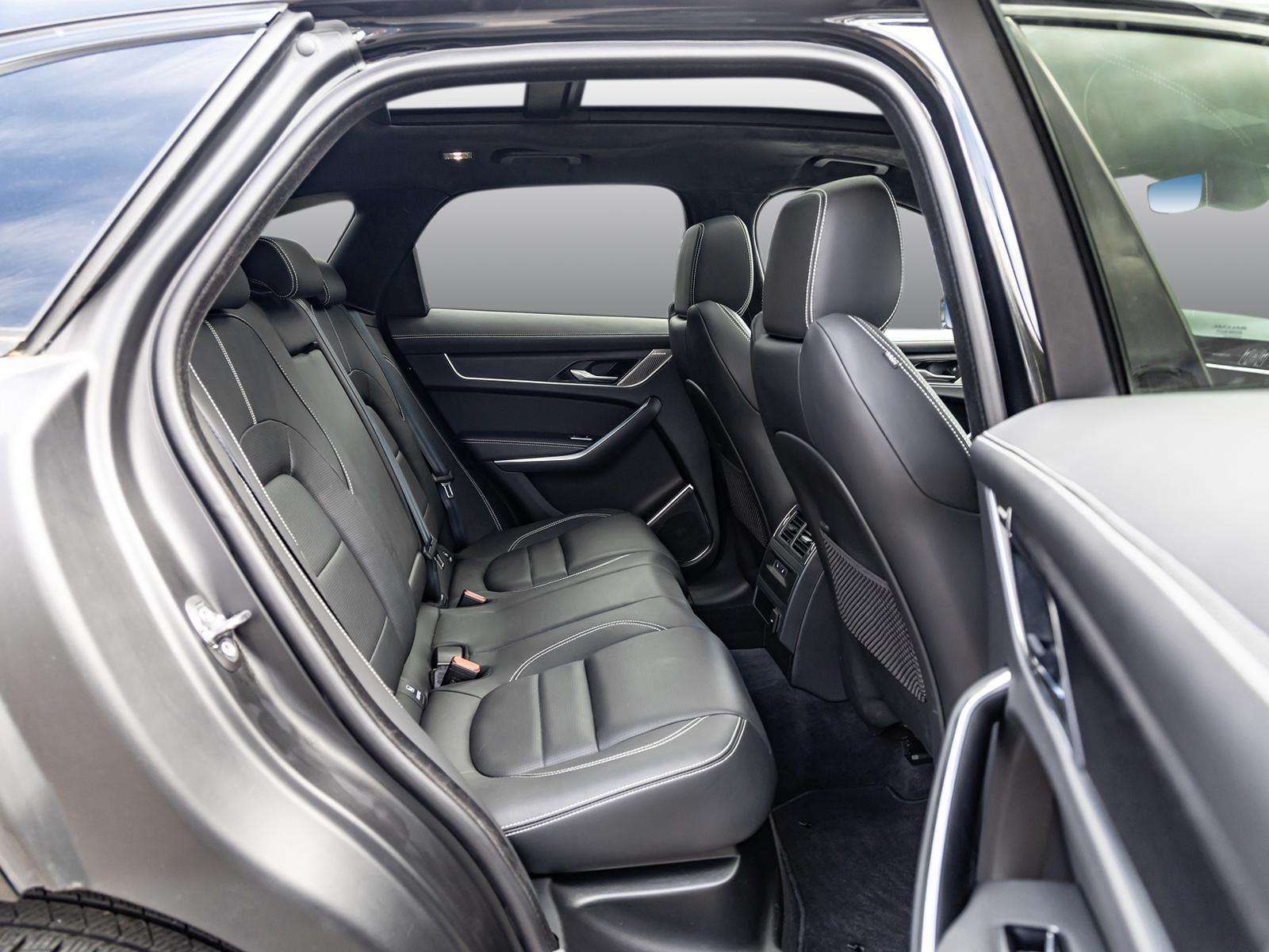 Fahrzeugbild eines Jaguar F-PACE
