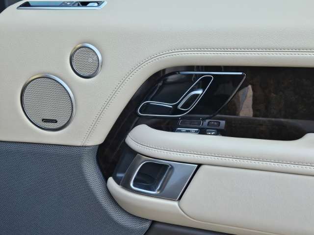 Fahrzeugbild eines Land Rover Range Rover